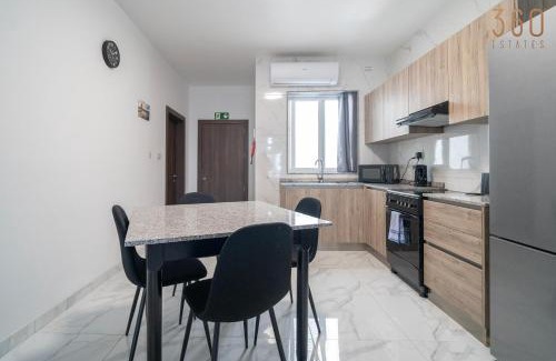 Tarxien Apartamento | Spacious, 1BR home with comfortable bed in Tarxien
