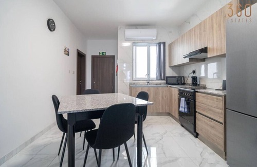 Tarxien Apartamento | Spacious, 1BR home with comfortable bed in Tarxien