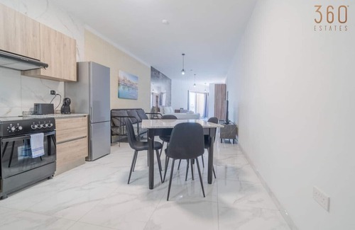Tarxien Apartamento | Spacious 1BR home with comfortable bed w/WIFI & AC