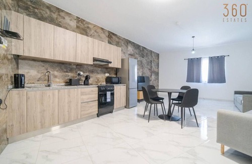 Tarxien Apartamento | Spacious 1BR home with comfortable bed w/WIFI & AC