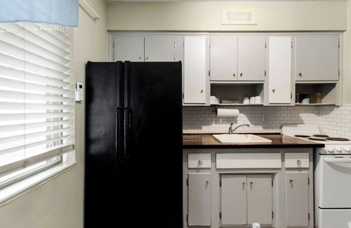 Downtown Hollywood Apartamento | Spacious 1BR in Hollywood FL Pet-friendly, Parking