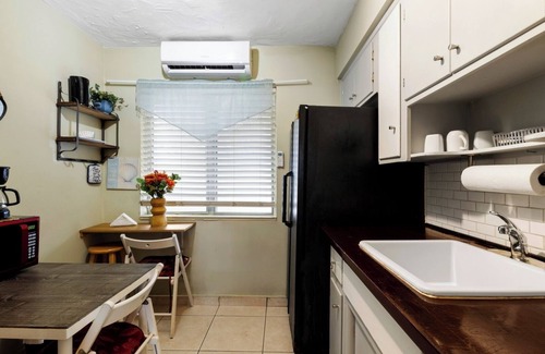 Downtown Hollywood Apartamento | Spacious 1BR in Hollywood FL Pet-friendly, Parking