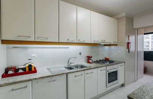 Sao Pedro da Afurada Apartamento | Spacious 1BR with Parking in Quiet Area