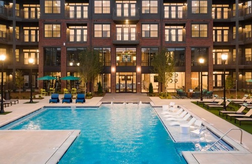 Bolton Apartamento | Spacious 1br West Midtown/New Building Free Parking, Pool, Washer & Dryer