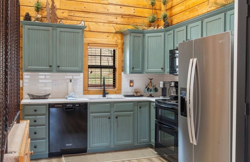 Branson Theater District Cabina | Spacious 2-BD + Loft Retreat in the Heart of Branson-Minutes to Shows, Shopping & Dining