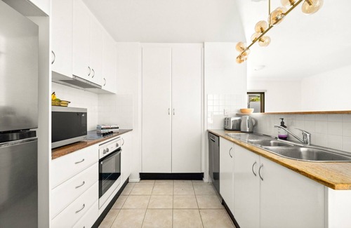 Avalon Beach Apartamento | Spacious 2-Bed, 2-Bath Moments from Avalon Beach