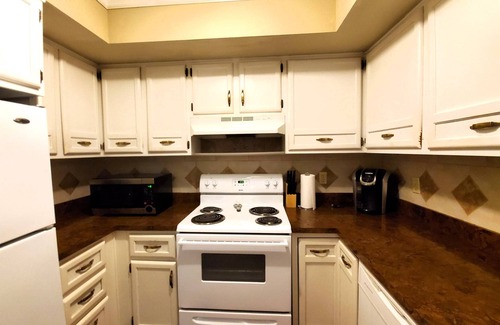 Bloomington Condominio | Spacious 2 Bed Condo, Pet Friendly