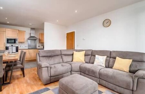 Watford Apartamento | Spacious 2 Bed Flat | Free Parking, 15 min to Warner Bros, Nearby Supermarket,
