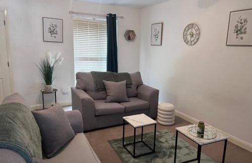 Levenshulme Casa | Spacious 2 bed house in Manchester with Private Parking
