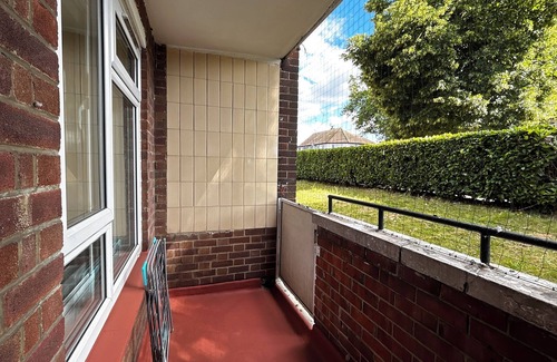 Southall Broadway Apartamento | Spacious 2 Bed in Southall near Heathrow Airport with Free WiFi