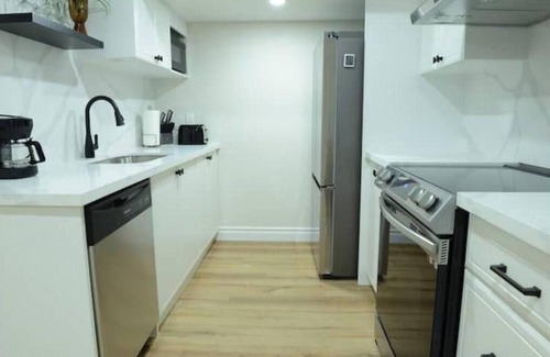 Richmond Hill Casa | Spacious 2-Bed-Room near Yonge & Major Mackenzie