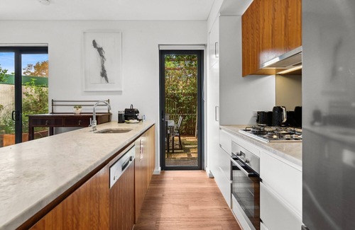 Randwick Apartamento | Spacious 2-Bed Retreat with BBQ & Courtyard