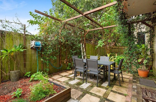 Randwick Apartamento | Spacious 2-Bed Retreat with BBQ & Courtyard