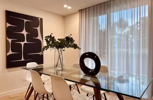 Dickson Apartamento | Spacious 2 Bed Room Split Level Apartment
