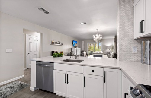 North Charleston Condominio | Spacious 2 bedroom condo