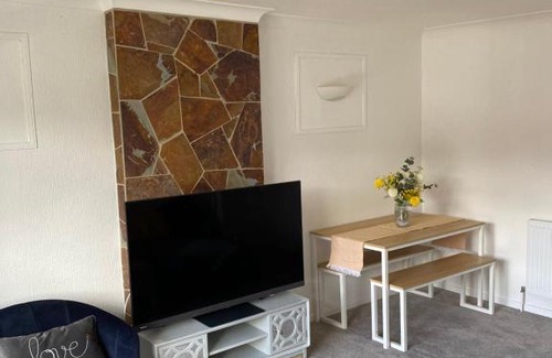 Ruddington Apartamento | Spacious 2 Bed Village Flat sleeps 4/6