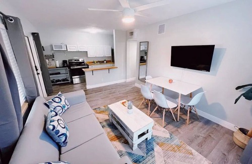 Coral Ridge Apartamento | Spacious 2-Bedroom Retreat in Fort Lauderdale | Steps from Beaches & Dining