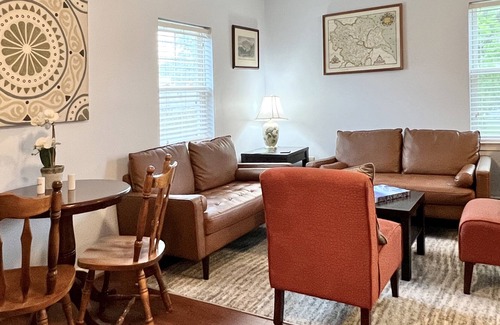 Bolivar Apartamento | Spacious 2 bedroom, 2 bath, full kitchen, centrally located
