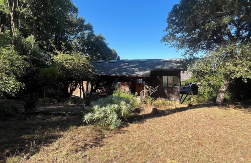 Inverness Casa | Spacious, 2-bedroom, 2-bathroom house with breathtaking view of Tomales Bay.