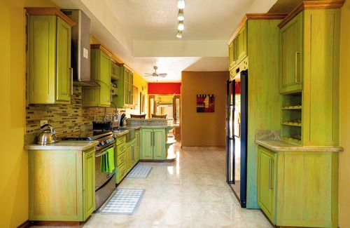 Mandeville Apartamento | Spacious 2-bedroom apartment in Mandeville with hot tub ,WiFi and private garage