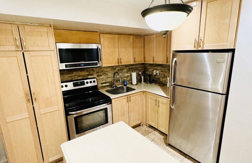 Brampton Casa | Spacious 2-Bedroom Apartment Near Pearson Airport – Perfect for Families and Groups