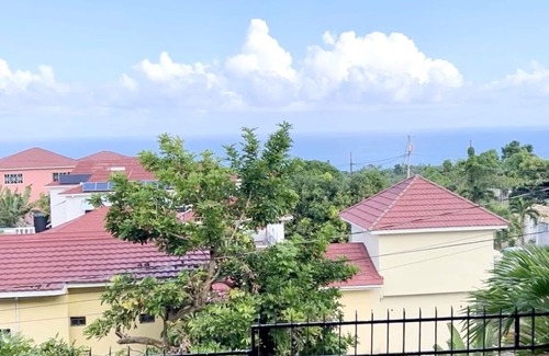 Salt Gut Apartamento | Spacious 2 Bedroom Apartment located in Boscobel, 5 minute drive to Ochi Airport
