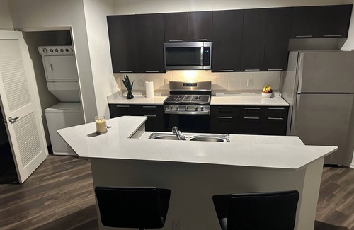 Old Pasadena Apartamento | Spacious 2-Bedroom Apartment in the heart of Hollywood California.