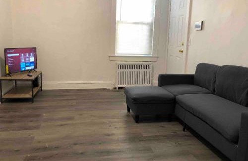 Paterson Apartamento | Spacious 2 bedroom apartment with 1 bathroom and private street entrance