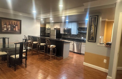 Woodmore Apartamento | Spacious 2-bedroom apartment in charming Bowie with WiFi,, new bthrm, w/d,& kit