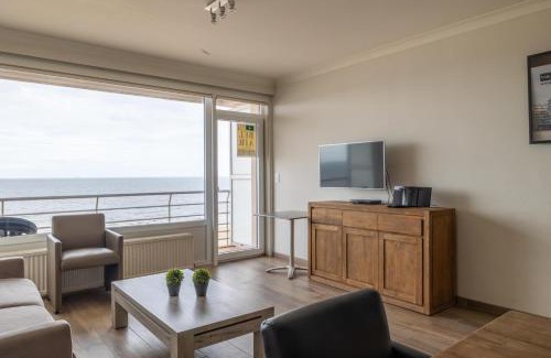 Mariakerke Apartamento | Spacious 2-Bedroom Apartment with Breathtaking Sea View T68