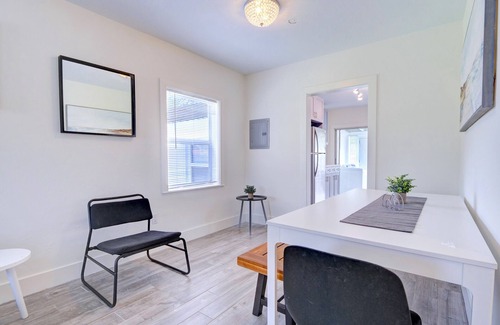 Coral Terrace Casa | Spacious 2-bedroom house with AC, WiFi in beautiful Miami