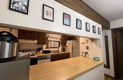 Blodgett Mills Casa | Spacious 2 bedroom, +loft, 2 full bath, dog-friendly condo for the whole family