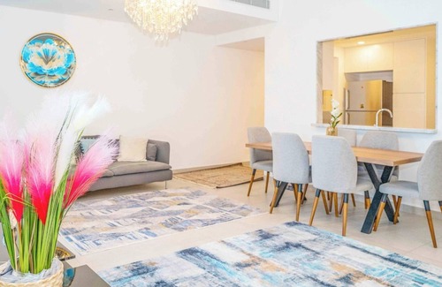 Umm Suqeim 3 Apartamento | Spacious 2-Bedroom + Maids' Room, Facing Burj Al Arab & Steps from the Beach