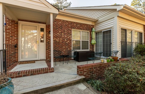 Pinehurst Condominio | 2BR / 2BA Pinehurst Condo - Se aceptan mascotas