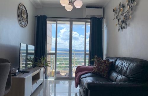 Cagayan de Oro Apartamento | Spacious 2-bedroom condo,Wifi,Netflix,Free Parking