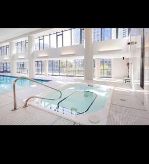 Fort York Apartamento | Spacious 2 Bedroom plus Den, 2 Bath, Sleeps 5 with Balcony and Lakeview Downtown Toronto Condo