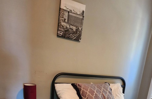 Mexicantown - Southwest Detroit Casa | Spacious 2 Bedroom, Renovated and Newly Furnished