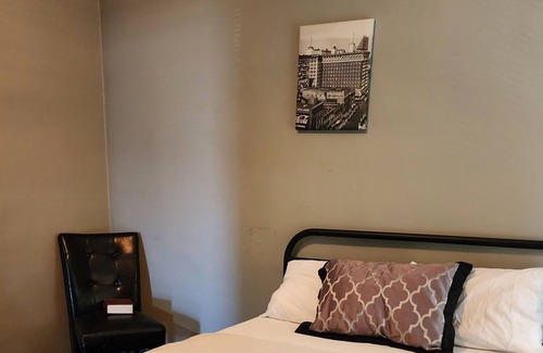 Mexicantown - Southwest Detroit Casa | Spacious 2 Bedroom, Renovated and Newly Furnished