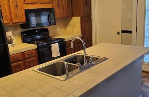 Bossier City Casa | Spacious 2 bedroom End Unit Townhome in Prime location