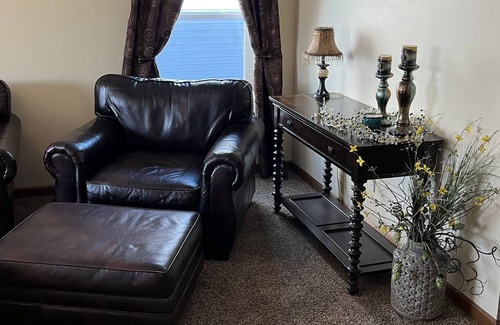 Cedar Rapids - Iowa City Casa | Spacious 2 bedroom 2 bath house . Quiet and friendly neighborhood