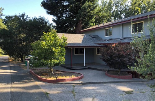 Forestville Casa | Spacious 2-bedroom wine country home with lovely outdoor spaces.