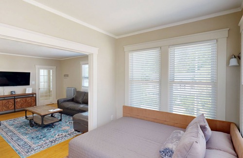 Southbridge Apartamento | Spacious 2 Bedroom 1 Bath apt