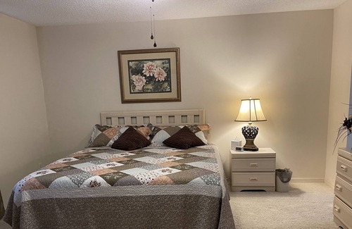 The Villages Cabaña | SPACIOUS 2 BEDROOM 2 BATH COTTAGE IN POLO RIDGE
