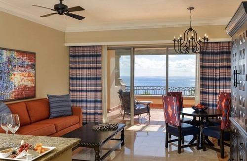 Paraíso Escondido Complejo | Spacious 2 BR, 2 Bath Presidential Suite w/Ocean View Balcony – Sleeps 8