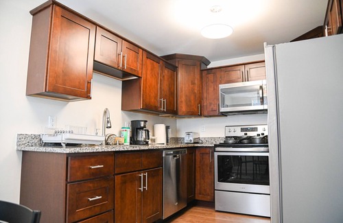 Midtown Apartamento | Spacious 2 BR Apartment 10 Minutes From Downtown in The Heart of Midtown