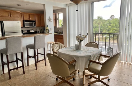 Ormond Beach Condominio | Spacious 2 BR beach condo