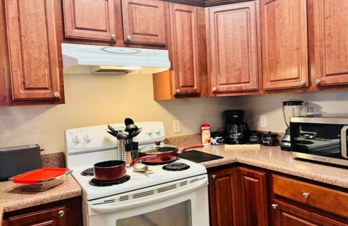 Navarre Apartamento | Spacious, 2 King Beds, 6 Sleeper, 4 mi. From Beach