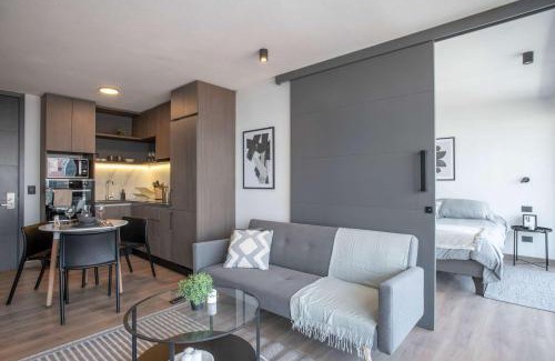 El Golf Apartamento | Spacious 2B apartment steps from Escuela Militar