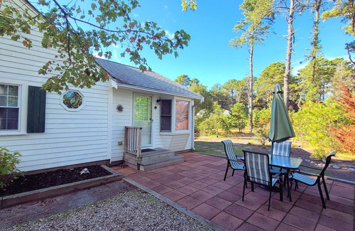 Wellfleet Casa | Nuevo listado - Amplia casa 2BD - A / C, cerca de Cape Cod Rail Trail y Marconi Beach.