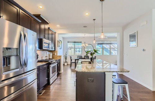 Louisville Casa | Spacious 2BDR Modern Townhome in Louisville